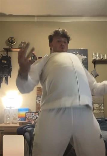 Listening to Taylor Swift While Creating Vector Art