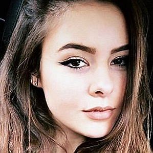 Lauren Gibson Boyfriend 2026: Dating History & Exes - CelebsCouples