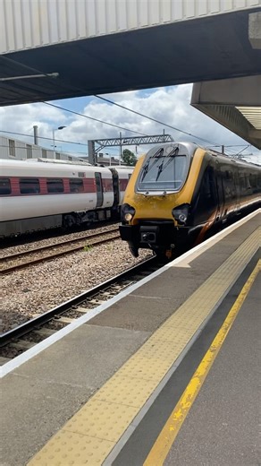 Voyager leaving Peterborough #railtrack #railway #britishtrains #train #railroad #trainspotting