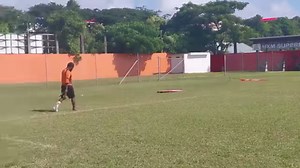 Goalkeeper course I on every Monday mo Wednesday long PV Stadium wetem coach Ken mo Wilson. | Port Vila Football Association