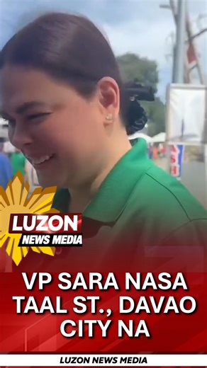 Personal na dinaluhan ni Vice President Sara Duterte ang taunang pamimigay ng pamasko ng pamilyang Duterte sa mga Dabawenyo sa kanilang ancestral house sa Taal St., Davao City. #LNM | Luzon News Media