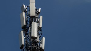 Malgré les critiques, la France lance l'attribution des premières fréquences pour la 5G
