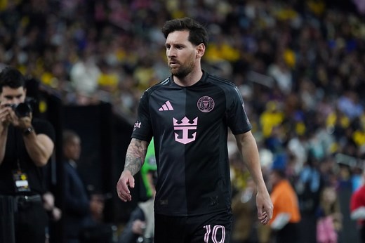 10 best soccer players of all time, from Michel Platini to Lionel Messi