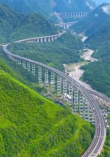 Exploring China's Ya-Xi Expressway: A Marvel of Nature