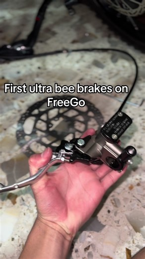 I bet it can fit on a ridstar also, gotta swap the disc and if they work good I’ll sell a set#ebike #freegox2pro #surron #ultrabeebrakes #ridstar