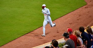 World's Fastest Atlanta Braves Fan Gets On His Horse To 'Beat The Freeze' In A Mid-Inning Race For The Ages