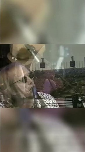 Tom Petty & the Heartbreakers perform 'Learning To Fly' in 1994 🙌🏻