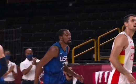 KD东京奥运场上的无差别单打全记录，美国队的绝对核心，绝对力量，无论在哪都是队里的定海神针。