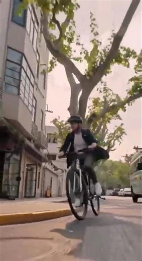 Mid-mounted motor in electric bicycles