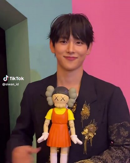 Cute Doll Interaction with Im Siwan in Colorful Setting