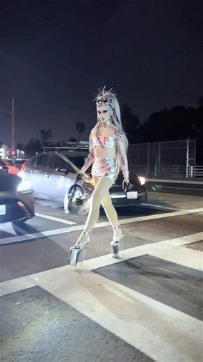 drag queen stops traffic in 10 inch heels 🫨 *dangerous*