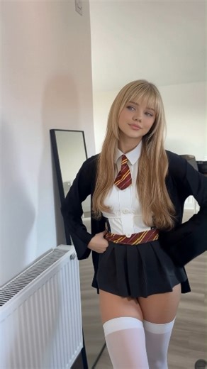 Im Lily❤️ on Instagram: "A little Hermione moment #hermione #hermionegrangeredit #hermionegranger #harrypotter #cosplay"