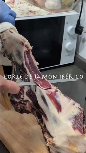 Cortando jamón ibérico