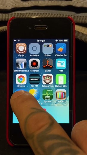 iphone 4s never updated past ios 7.0.2 #shorts #iphone4s #jailbreakiphone #ios7