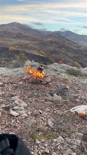 Dağların Zirvesinde Kamp Ateşi 🔥🏕️ | Sonbaharın Huzuru #sonbahar #kamp #outdoor #nature #camping