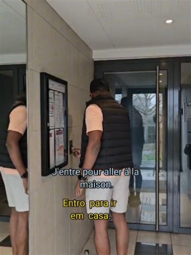 🇫🇷 Minha rotina na França – aprendendo francês com a vida real Hoje eu vou mostrar um pouco da minha rotina na França 🇫🇷 Uso frases simples do dia a dia para te ajudar a aprender francês de forma natural. Aqui você aprende o francês que as pessoas realmente usam. 👉 Assista ao vídeo, escute com atenção e repita comigo. Aprender francês também é entender o cotidiano na França.