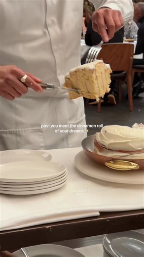 I have never needed a dessert more than I need this giant cinnamon roll right now. That frosting coverage is absolutely perfect. | Chefclub Network