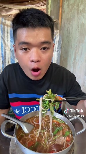 Cách nấu bún bò Huế đậm vị tại nhà
