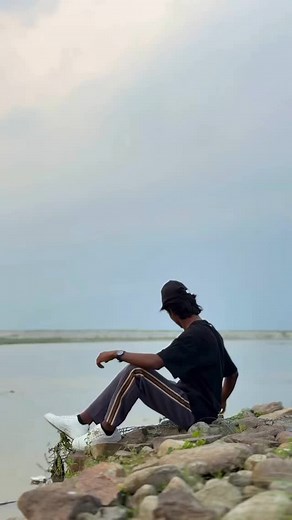 Why don’t you be barefoot Always walk the right path Feet will hurt but heart will never hurt....🕊️💗 | Rizwan Ali