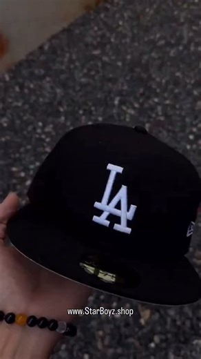 Star Boyz Gang on Instagram: "Cuando se apaga la luz, tu estilo se enciende. ✨ La nueva edición StarBoyz “All Eyes On Me”. Diseños exclusivos bordados en hilo que brilla en la oscuridad. El accesorio que captura todas las miradas. ¡Sé el centro de atención! Disponible para envío a todo Ecuador. ¡Pídela en el link de la bio!"
