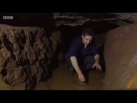 Thai cave rescue: What it's like inside a cave complex in Chiang Rai - BBC News