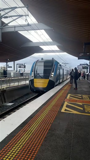 First Metro Tunnel Train Service arriving at Pakenham