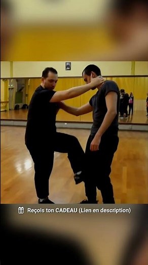 Comment se défendre contre une saisie au col en Penchak Silat (Self défense) N°2 #Shorts