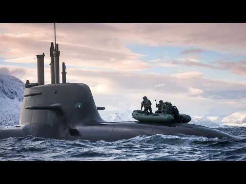Commandos deploy from a German submarine in the Arctic