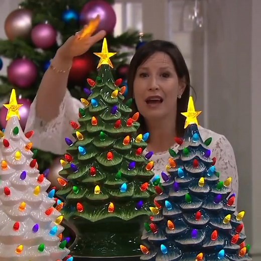 🎄 Bring the magic of Christmas past back to life! This vintage-style Mr. Christmas ceramic nostalgic tree is a timeless classic loved for generations. ✨ With its warm glow and charming retro design, it instantly becomes the heart of your holiday décor. 🎅 Perfect for creating cozy memories that last year after year! 🌟 | Rodracer