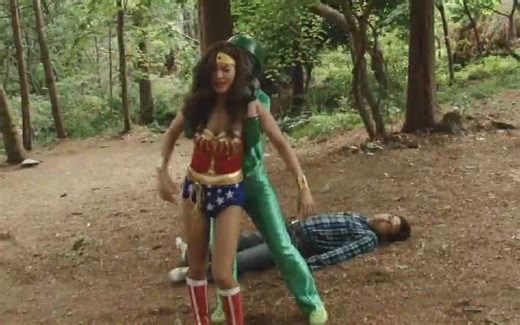 神奇女侠 对抗外星人