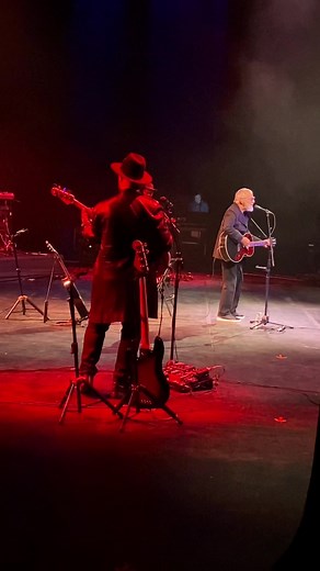 If you want to sing out, sing out! #children #laughter #music #singout #istanbul #turkiye
