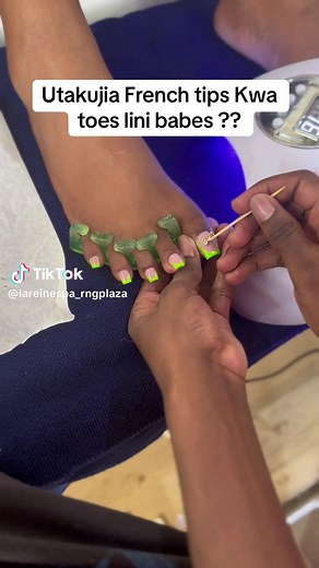 French Tip Pedicure: When Will You Try French Tips on Your Toes, Babes?