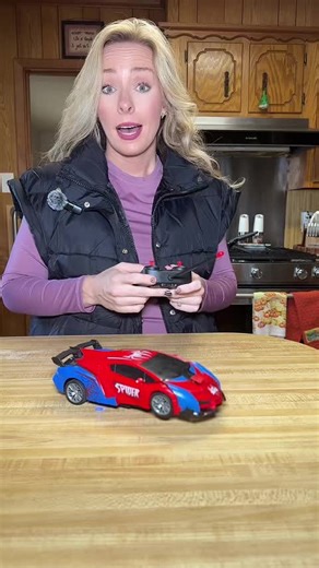 This remote control car that transforms is the coolest! A great gift idea!#transformer #remotecontrolcar #rctoy #rctransformers #marvelfan