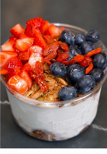 Delicious Very Berry Coconut Açaí Bowl Recipe
