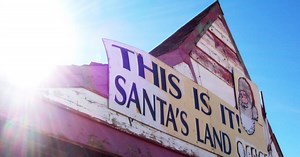 VIRTUAL TOUR! There is a Christmas town in Arizona called Santa Claus