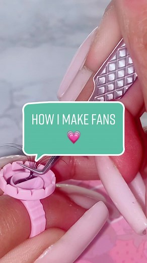 the pinching method! Everyones fave fanning technique! 🤍 #fy #fyp #FordMaverick ￼#toronto #lashextensions #lashtech #ontario #lashbusiness ￼#fu