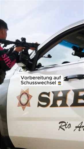 907K views · 7.3K reactions | Sie müssen auf alle Eventualitäten vorbereitet sein.   Der Germinator ➡️ Dienstag I 20:15 auf #DMAX Previews könnt ihr immer schon 7 Tage vorab auf discovery+ sehen. #DerGerminator #Germinator #ManfredGilow | DMAX | Facebook