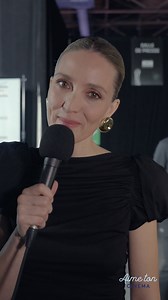 Rencontre éclair avec l’actrice Evelyne Brochu sur le tapis rouge du gala Québec Cinéma où elle nous a révélé son coup de coeur de 2025 ❤️‍🔥 ainsi que le film qu’elle écoutait à toutes les semaines quand elle était petite 👻 SODEC Téléfilm Canada | Aime Ton Cinéma