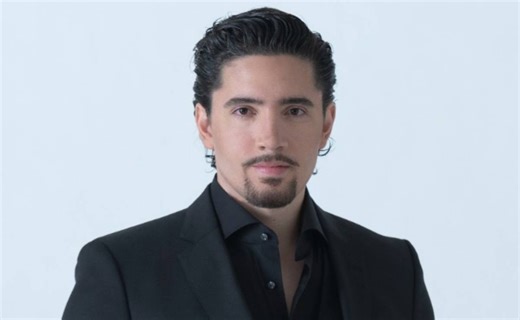 '¿Quién no ha llorado por amor?', Alex Fernández se desnuda emocionalmente y define su propio sonido