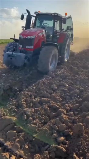 Tractor Tillings: Plowing Techniques in Agriculture