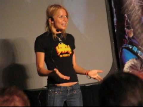 Gigi Edgley Sings