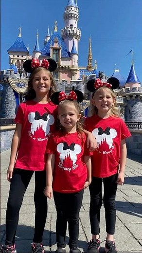 Hallie and livvy and Stella #livvy #hallie #stella #lifeaswegomez ‪@lifeaswegomez‬