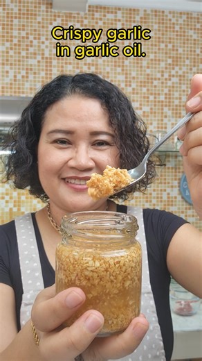26K views · 207 reactions | GGG ➡️ Golden ✨, Garlicky 龍, Game-changer  Crispy garlic in garlic oil — ready to use, perfect on rice, noodles & veggies 異 #homecookingwithsomjit #GarlicLovers #AsianKitchen#garlicoil #crispygarlic | Home Cooking with Somjit | Facebook