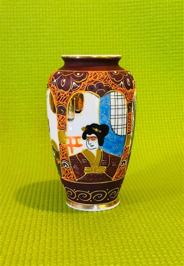 Vintage Japanese Satsuma Vase - 5" Tall - 1950's - Hand Crafted/painted - Gold Accents - Etsy