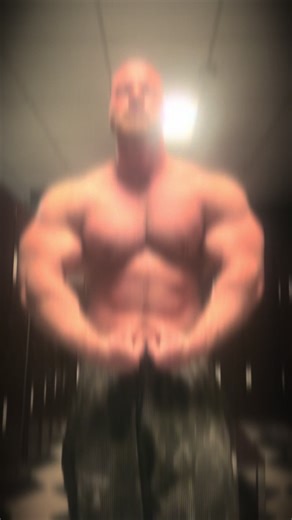 Aktuelle Masseform nach dem Rückentraining ? Was sagt ihr ? Road to 160 kg 💪🏻💪🏻 #fy #viral #workout #german #bodybuilding @ESN - Elite Sports Nutrition @therealkollegah @Farid Bang @Urs Kalecinski