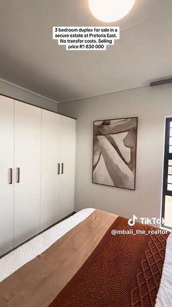 3‑Bedroom Duplex – Pretoria East (Secure Estate) Contact: 071 644 5238 to arrange for a viewing . Brand‑new development in a gated community, offering modern, low‑maintenance living with 24‑hour security, landscaped gardens, and community pool. - Beds:3 - Baths:2 (main en‑suite family bathroom) - Size:111 m² (spacious open‑plan layout) - Parking:Double carport (covered) - Finances: - Joint gross income requirement R 60 895 - Estimated monthly repayment R 18 230 (rate‑dependent) - No transfer cos