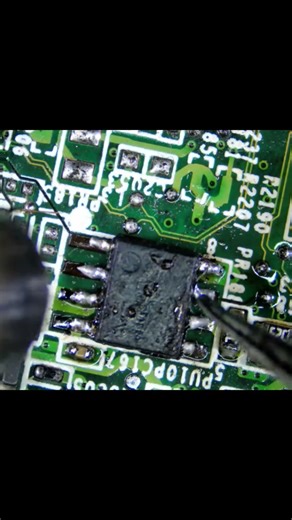 8 pin IC resoldering #8pin#repair #laptoprepair #circuitfix #circuitfoxtech