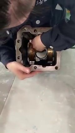 942K views · 4K reactions | Linde Hydraulic Pump Repair. #mechanic #pump #automobile #mechanicsteve | Mechanic Steve | Facebook