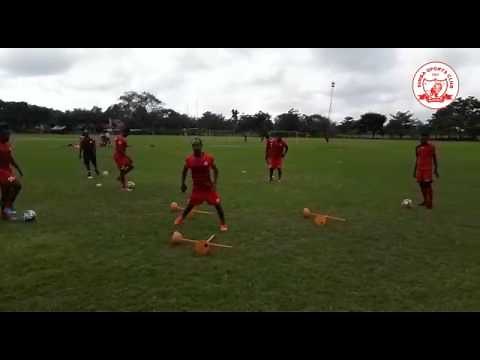 Kikosi cha Simba kikifanya mazoezi asubuhi ya leo.