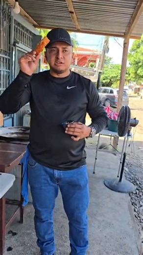 ¡Somos Chicharronera 0209 atendiemdo en Tocoa, Colon, En Barrio La Esperanza, seguimos como siempre con el mismo sabor y la misma calidad ofreciendo Chicharra estilo Panceta Colombiana 🇨🇴 📍Estamos Ubicados en Tocoa: Barrio La Esperanza, a media cuadra de llegar a Sscolares y Más frente a las instalaciones de Hotel San Pedro. Nuestra gran Especialidad: son Los Chicharrones al estilo panceta — ¡crujientes, sabrosos y 100% tradicionales! La Chicharronera #0209 — ¡El sabor que te acompaña donde v